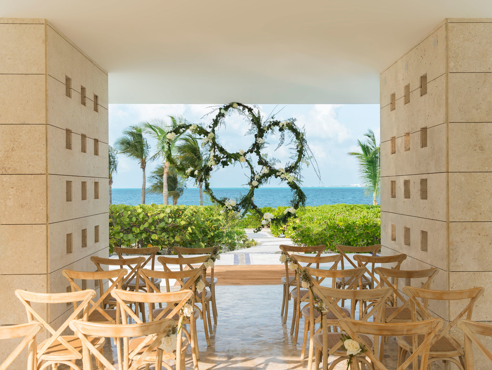Stone Gazebo Excellence Playa Mujeres