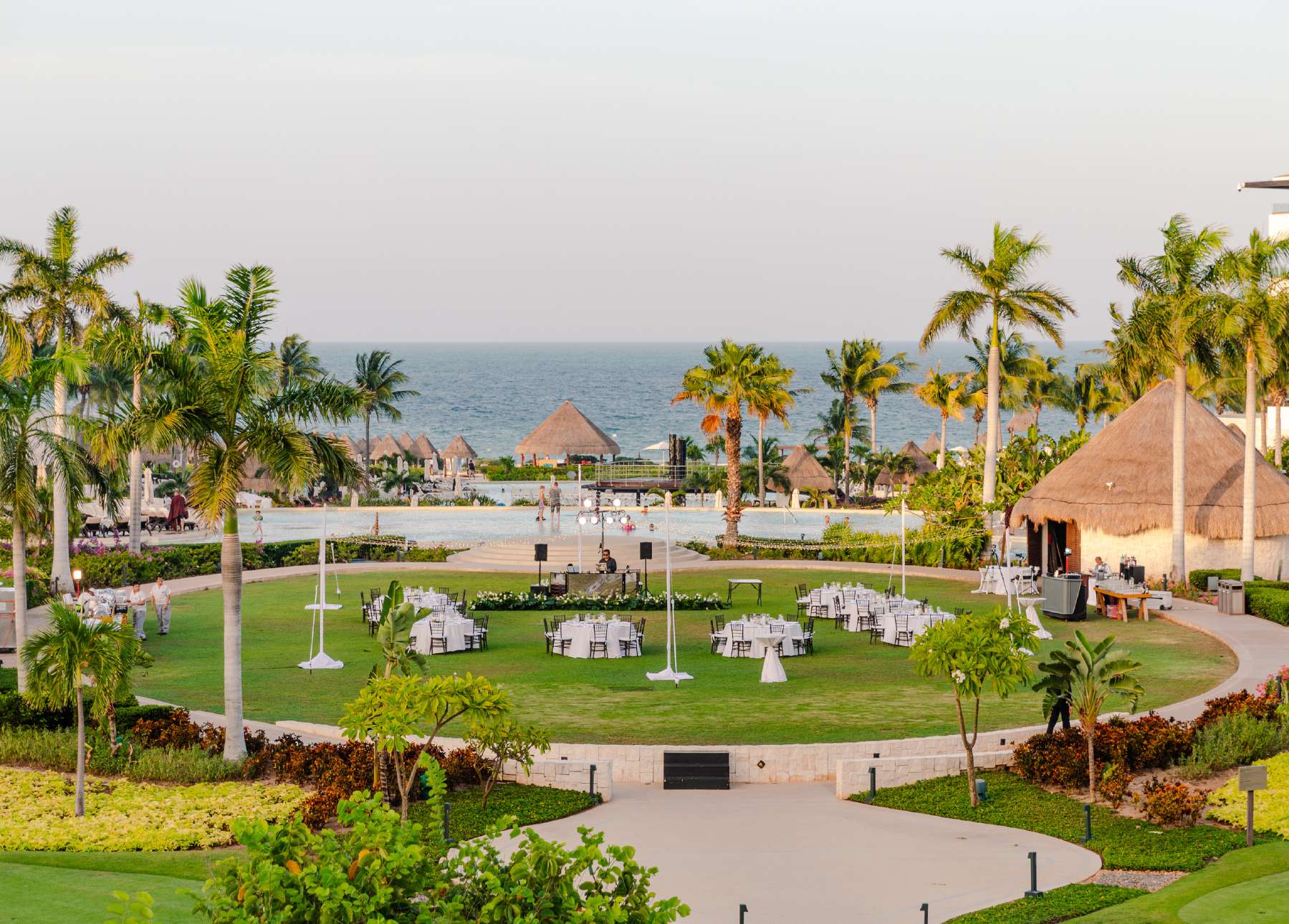 Central Garden - Dreams Playa Mujeres