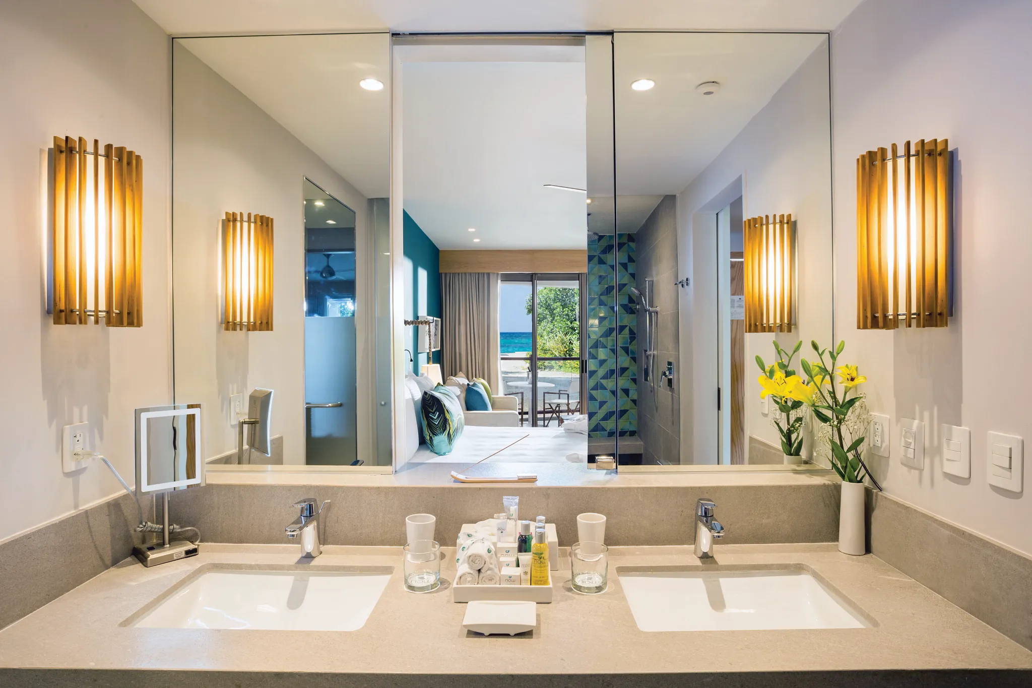 Preferred Club Junior Suite Partial Ocean View bathroom Dreams Natura
