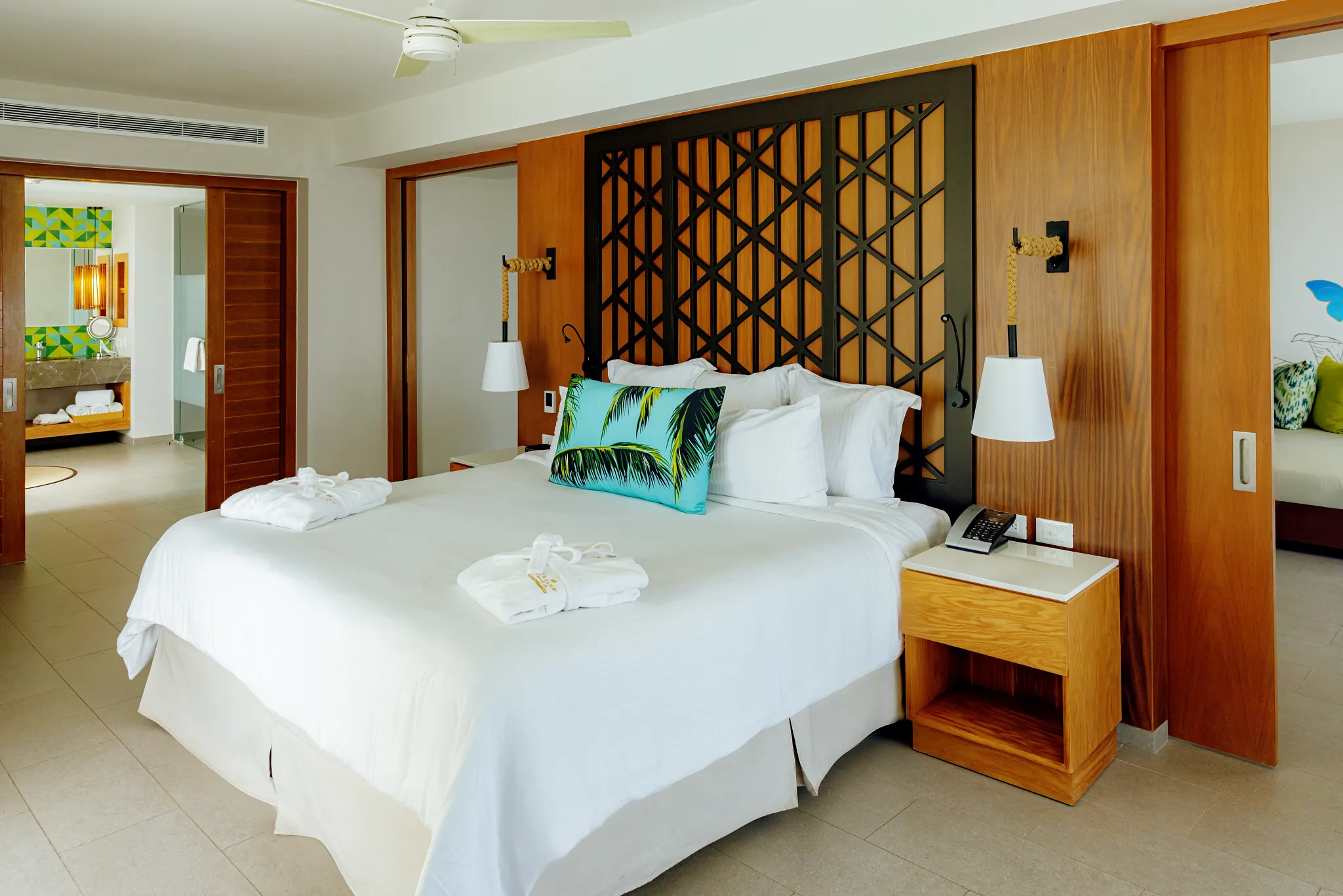 Preferred Club Master Suite Ocean View king bed Dreams Natura