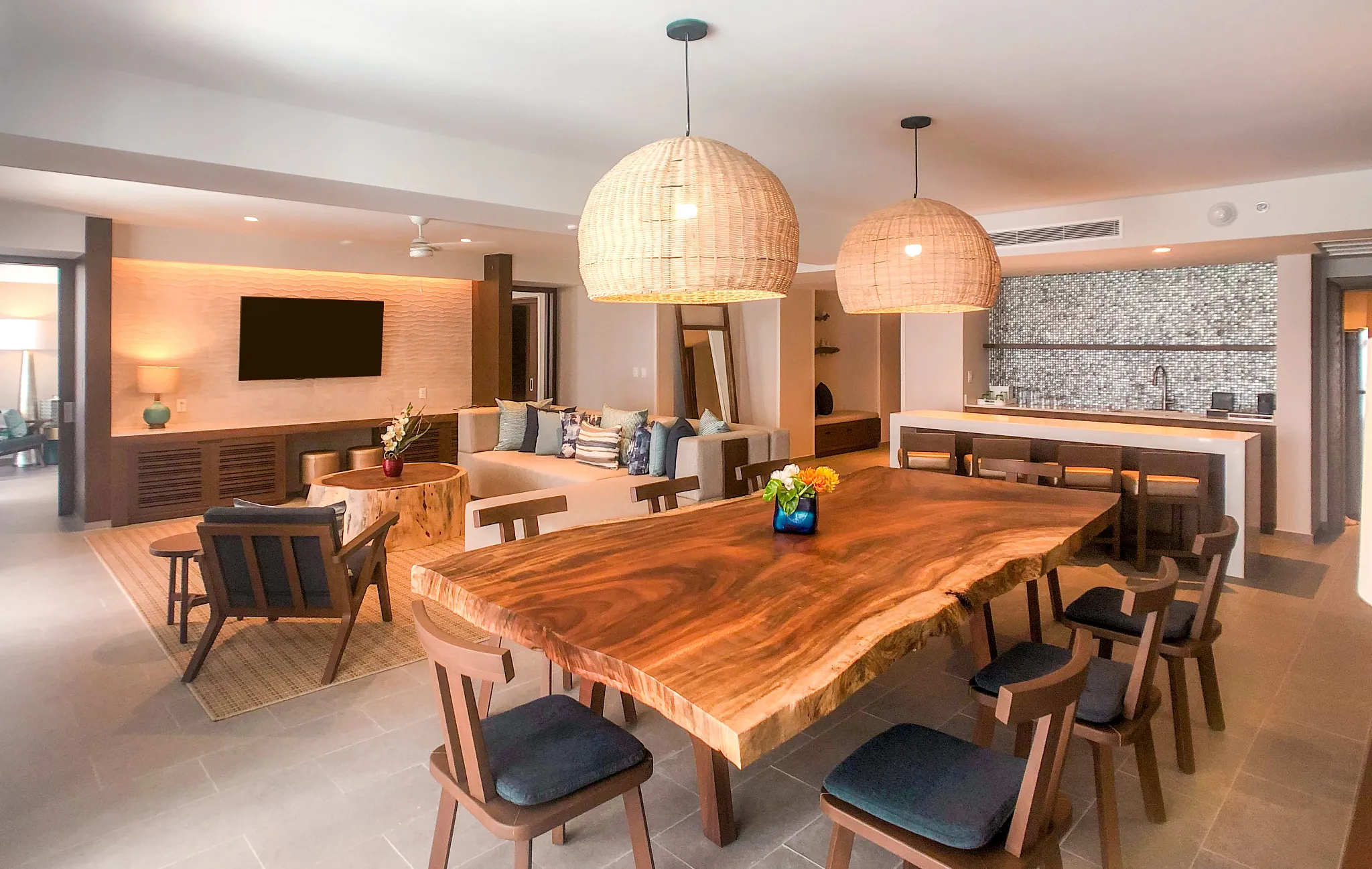 Preferred Club Presidential Suite dining area Dreams Natura