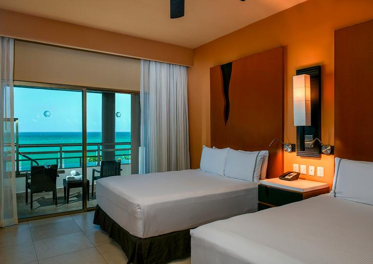 Oceanfront Two-Bedroom Swim-Up Suite double beds — Generations Riviera Maya