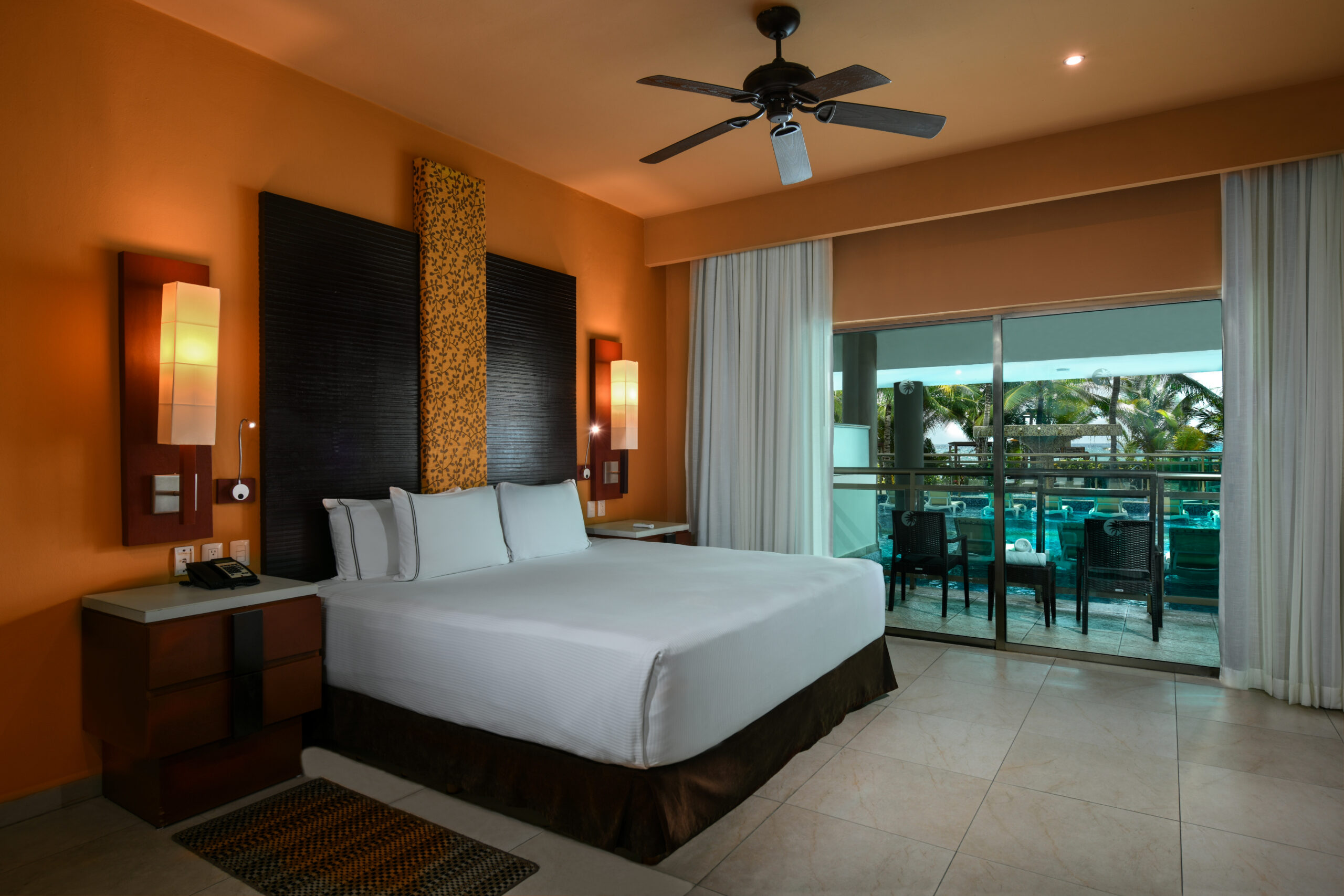 Two-Bedroom Oceanfront Presidential Swim-Up Suite — Generations Riviera Maya