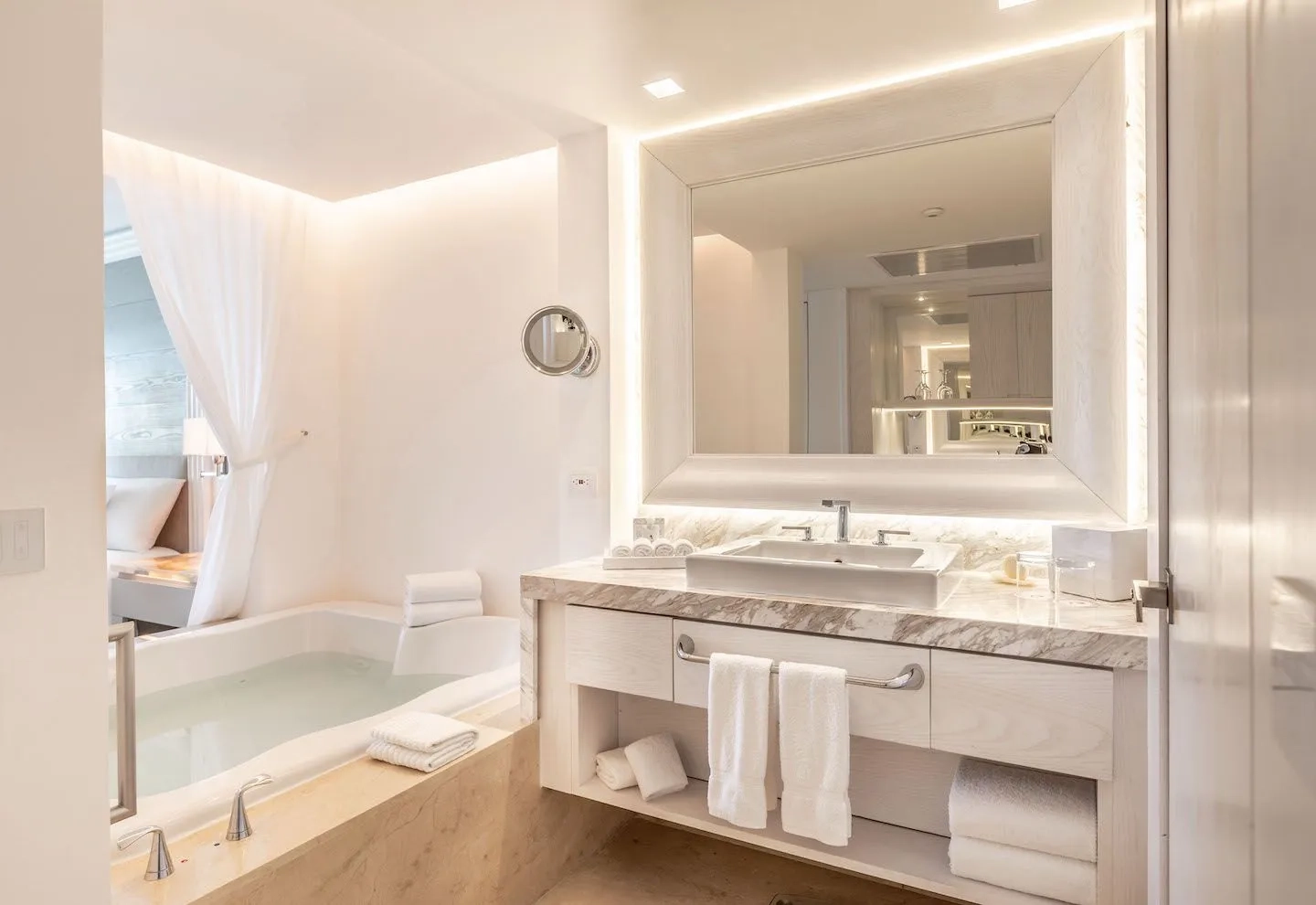Royale Deluxe Lagoon View Bathroom — Le Blanc Cancun
