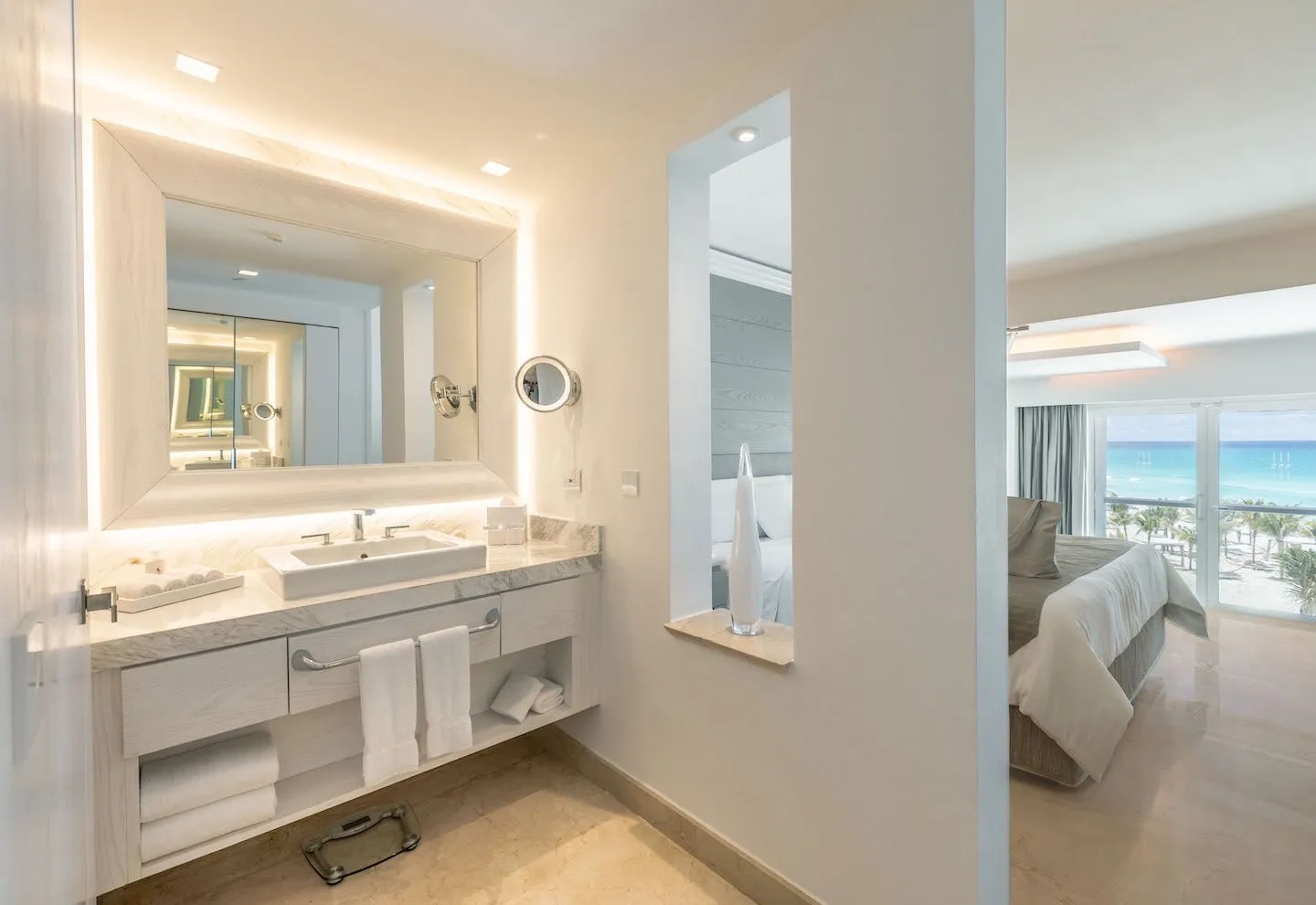 Royale Honeymoon Suite Ocean Front Bathroom — Le Blanc Cancun