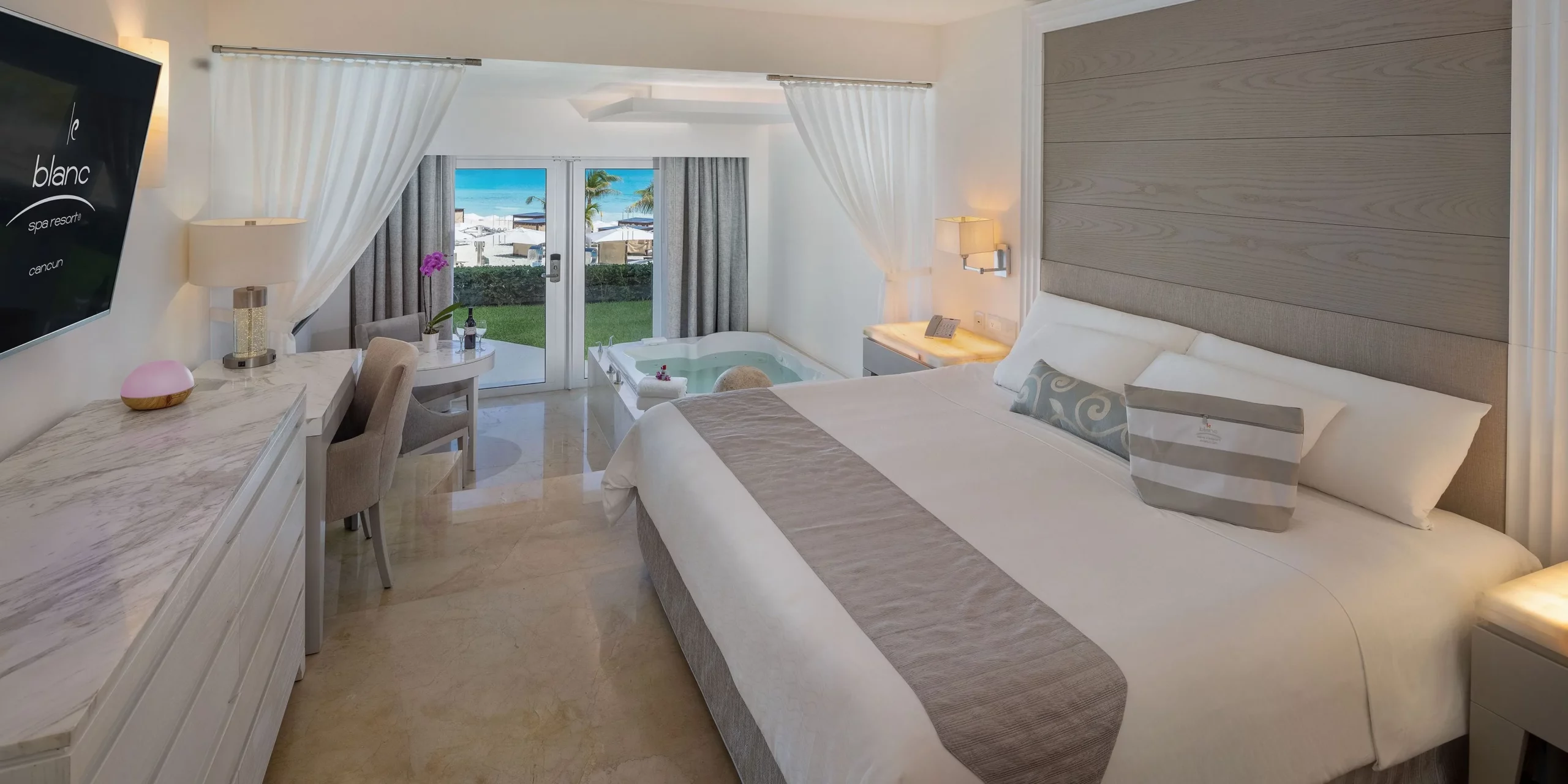 Royale Walk-Out Suite — Le Blanc Cancun