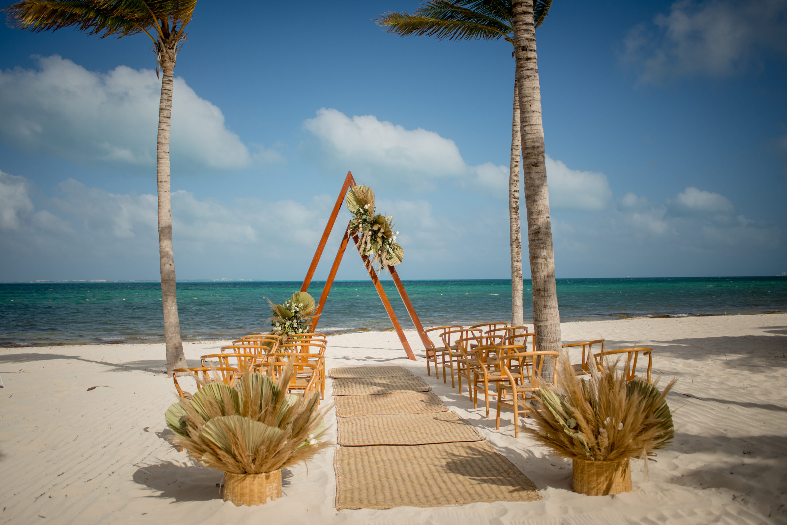 Coco's Beach ceremony arch — Garza Blanca Cancun