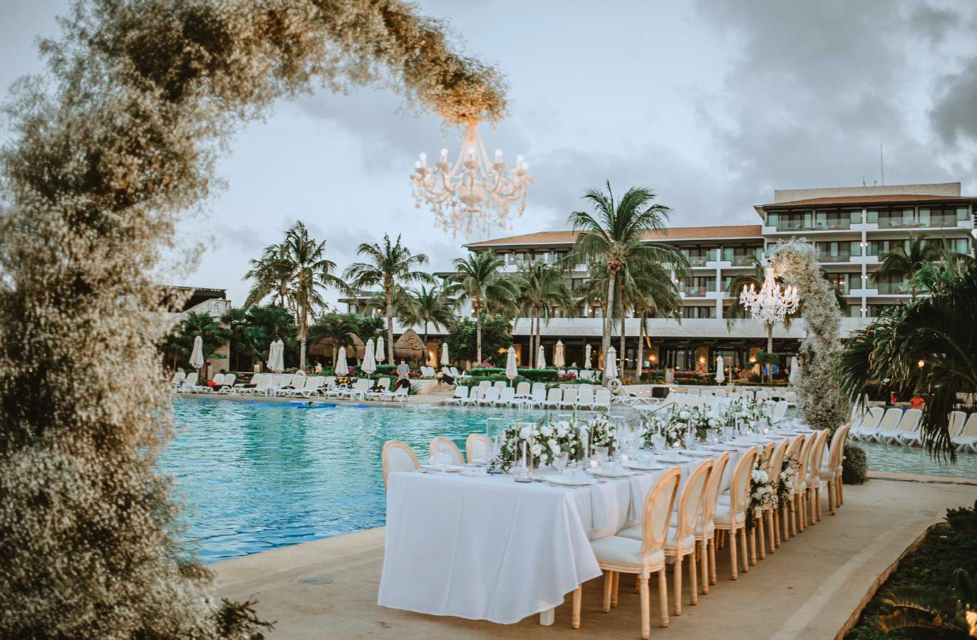 Pool Terrace - Dreams Playa Mujeres