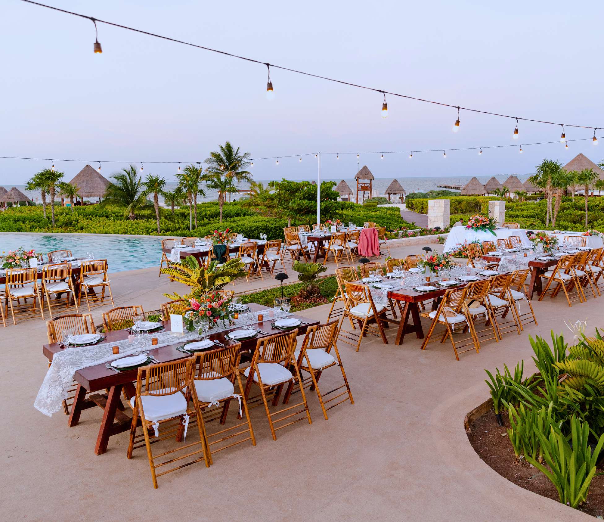 Pool Terrace - Dreams Playa Mujeres
