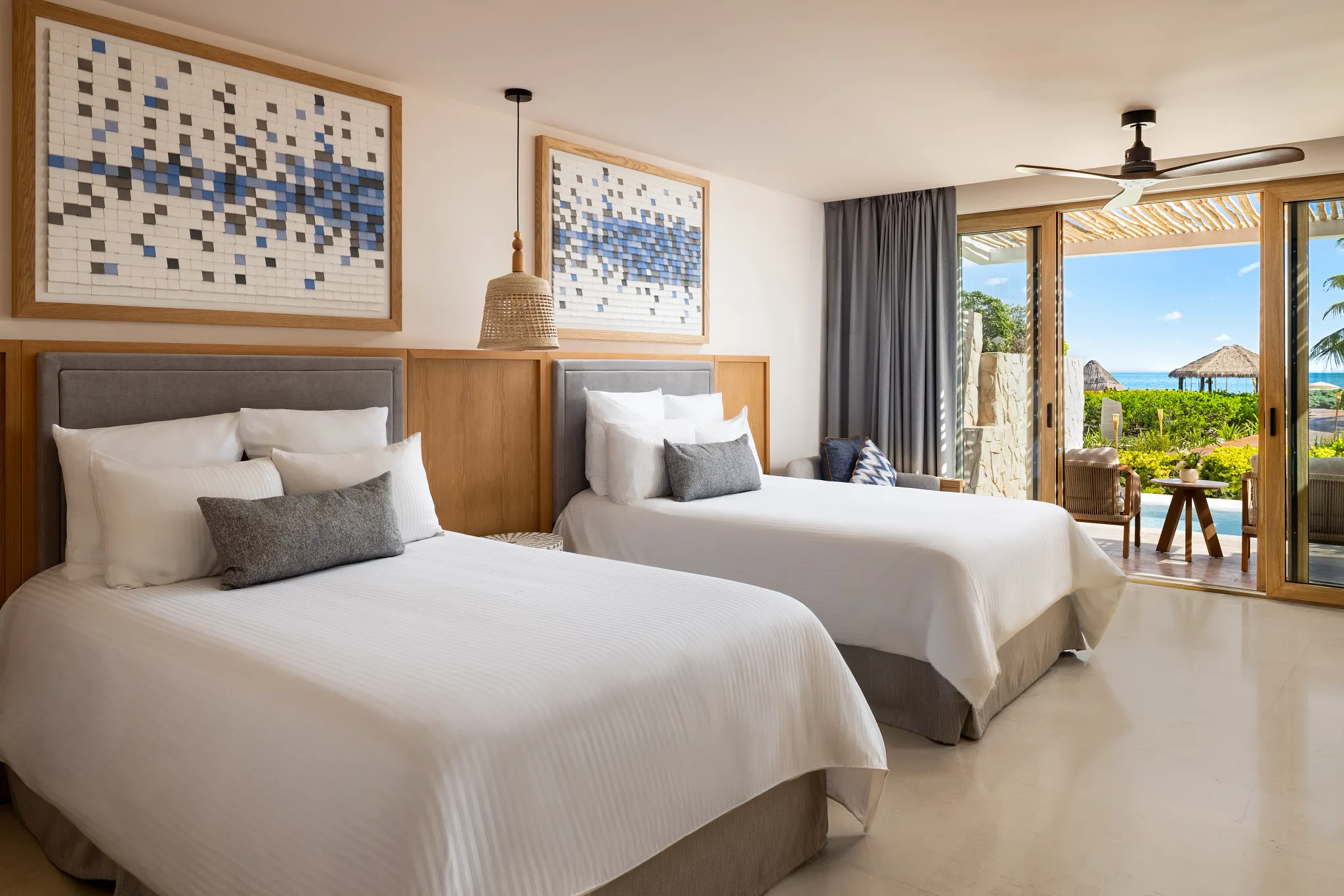 Preferred Club Junior Suite Ocean Front double beds — Secrets Playa Mujeres