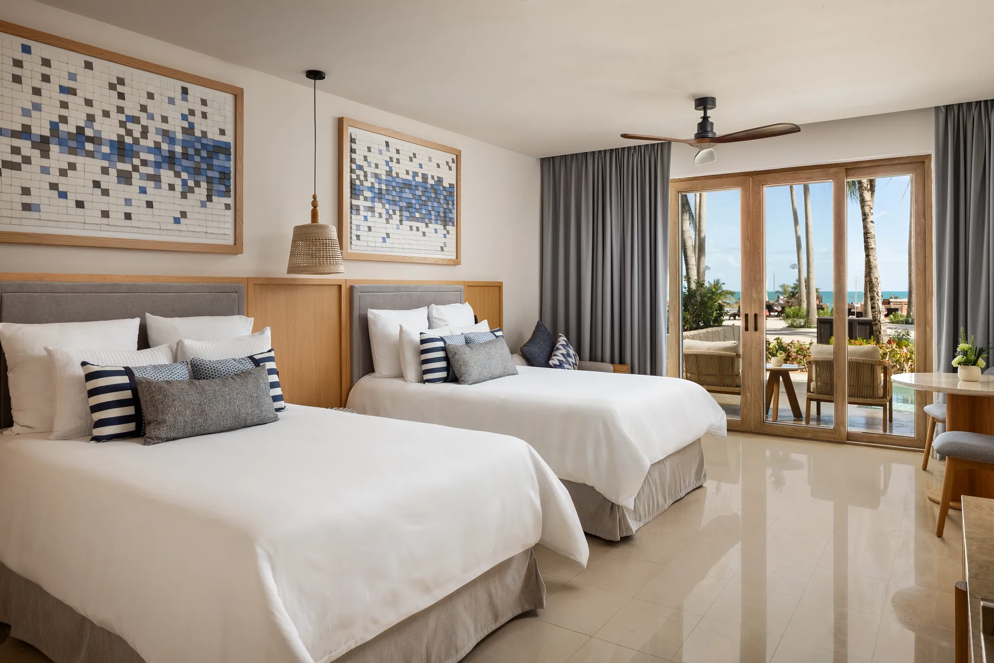Preferred Club Junior Suite Ocean View Swim Out double beds — Secrets Playa Mujeres