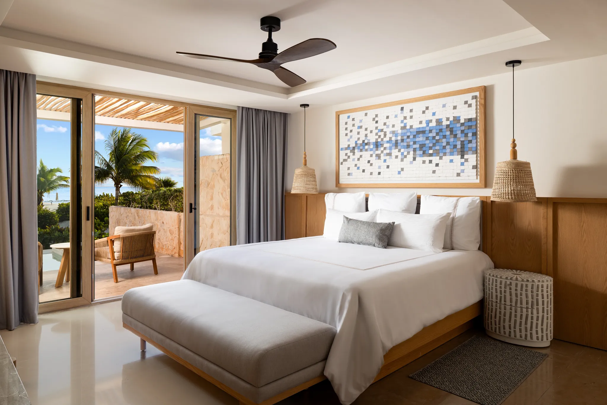 Preferred Club Master Suite Ocean Front Private Pool king bed — Secrets Playa Mujeres