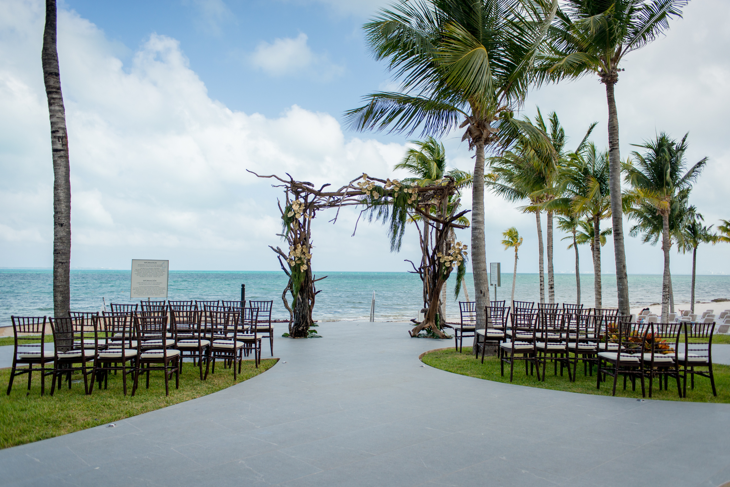 Elite Terrace ceremony aisle — Garza Blanca Cancun