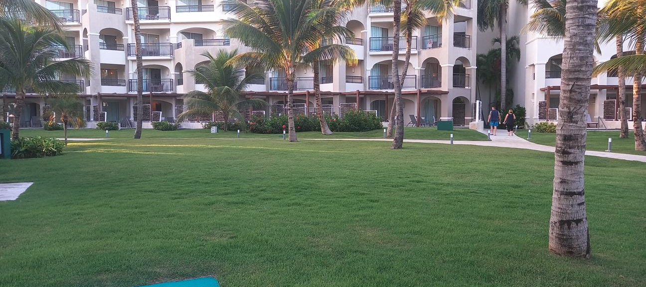Secrets Garden — Secrets Royal Beach Punta Cana