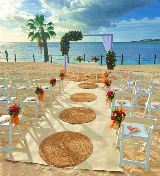 Beach Area (Solarium) — Dreams Curaçao