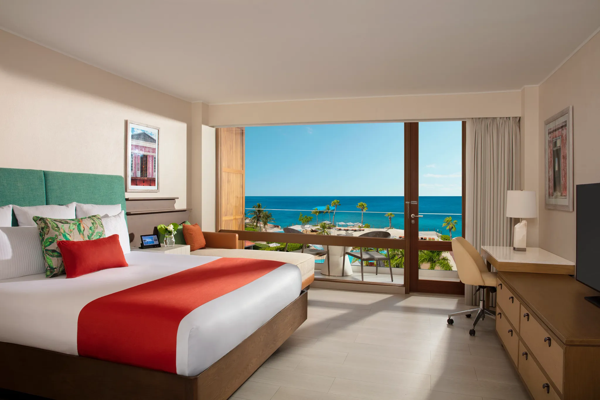 Deluxe Pool View King — Dreams Curaçao