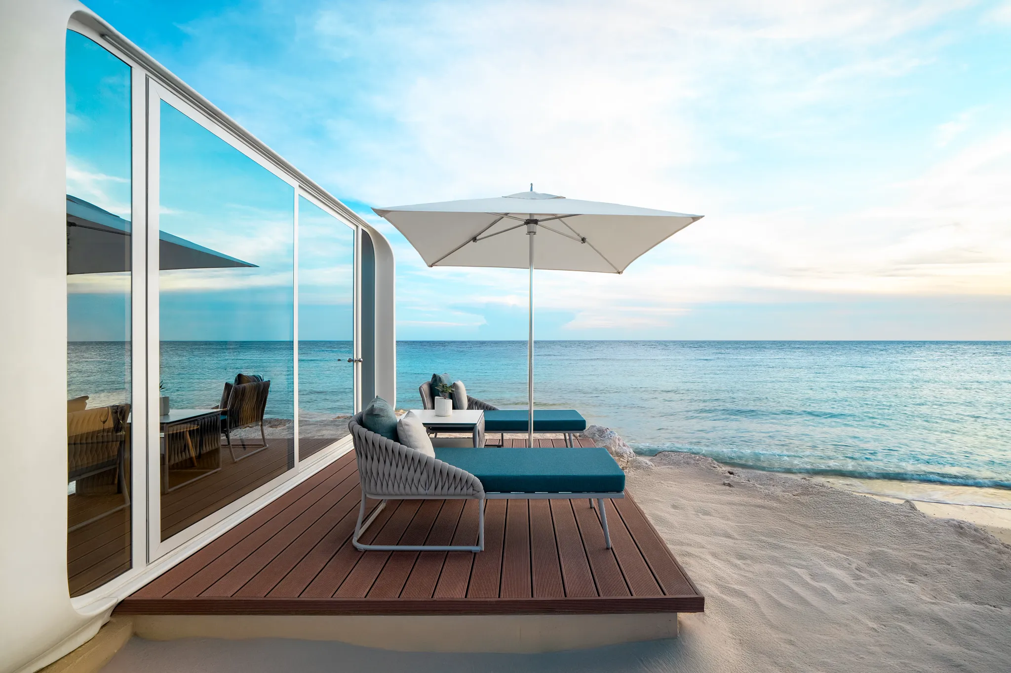 Preferred Club Mare Beachfront Bungalow Terrace — Dreams Curaçao
