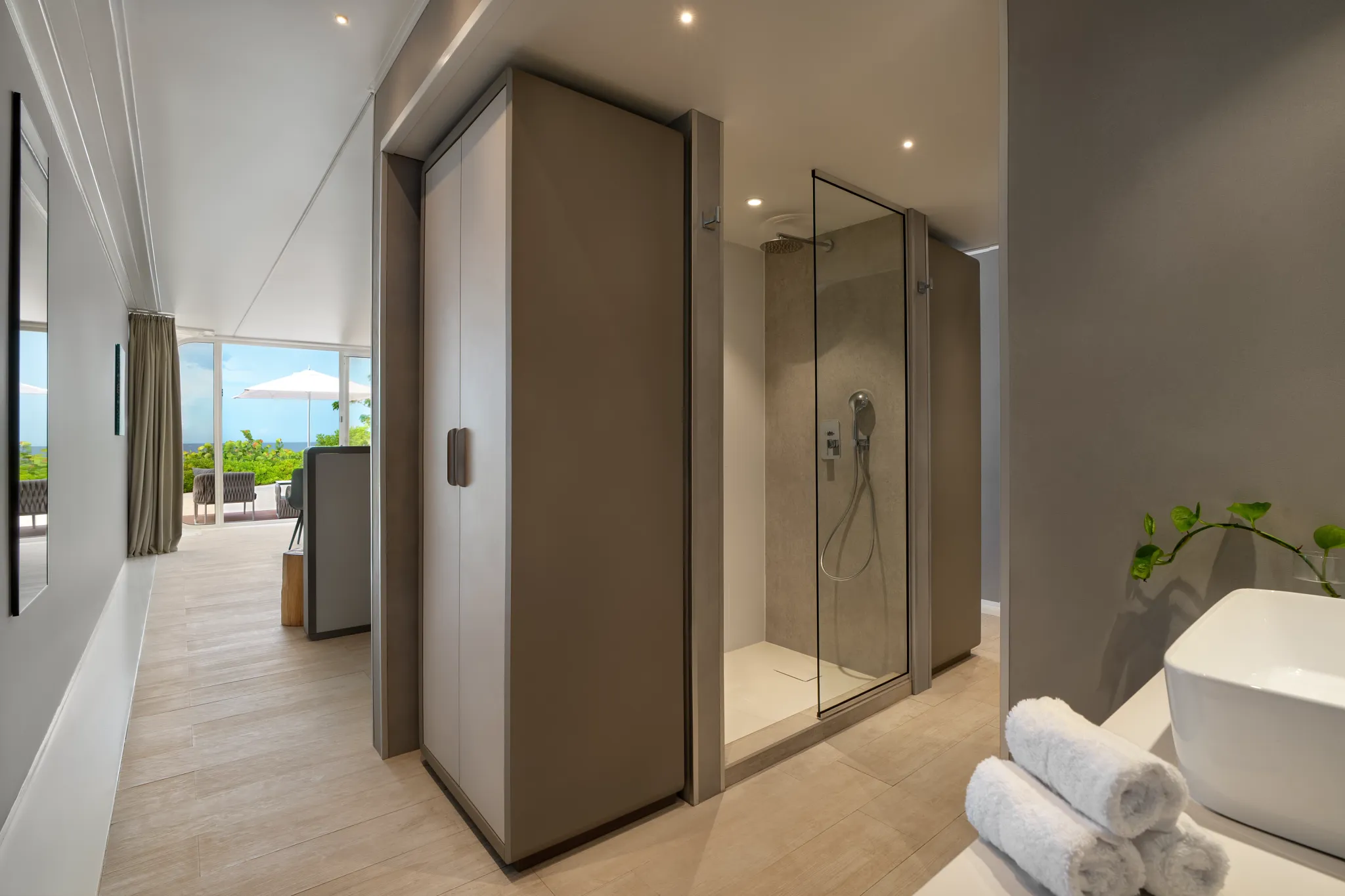 Preferred Club Mare Premium Beachfront Bungalow Bathroom — Dreams Curaçao