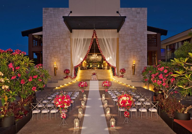 DRERC-WED-WeddingCeremony-Stairs-2A-RGB-CB