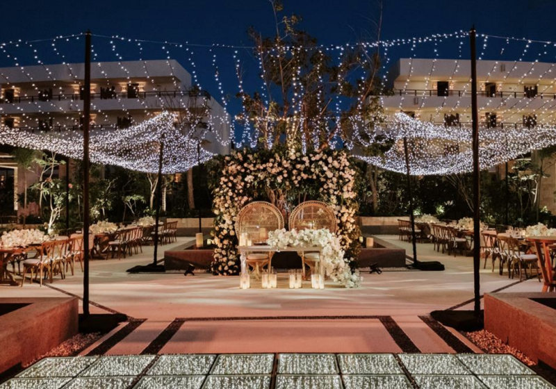 Playa Blanca Courtyard Plaza 1