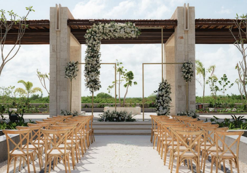 Playa Blanca Courtyard Plaza 3