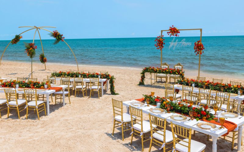 Royalton-Splash-Riviera-Cancun-Beach-Venue-3-1-scaled