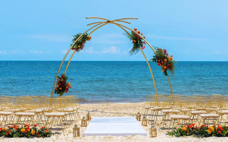 royalton-splash-riviera-cancun-beach-wedding-600x600.jpg